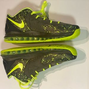 Max Lebron XI low sz 11.5 NIB